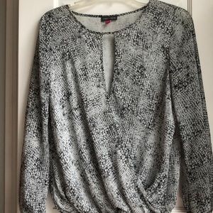 Vince Camuto top size XS